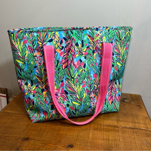 Lilly Pulitzer insulated market shopper, tote bag in bringing mermaid back print - Picture 2 of 10